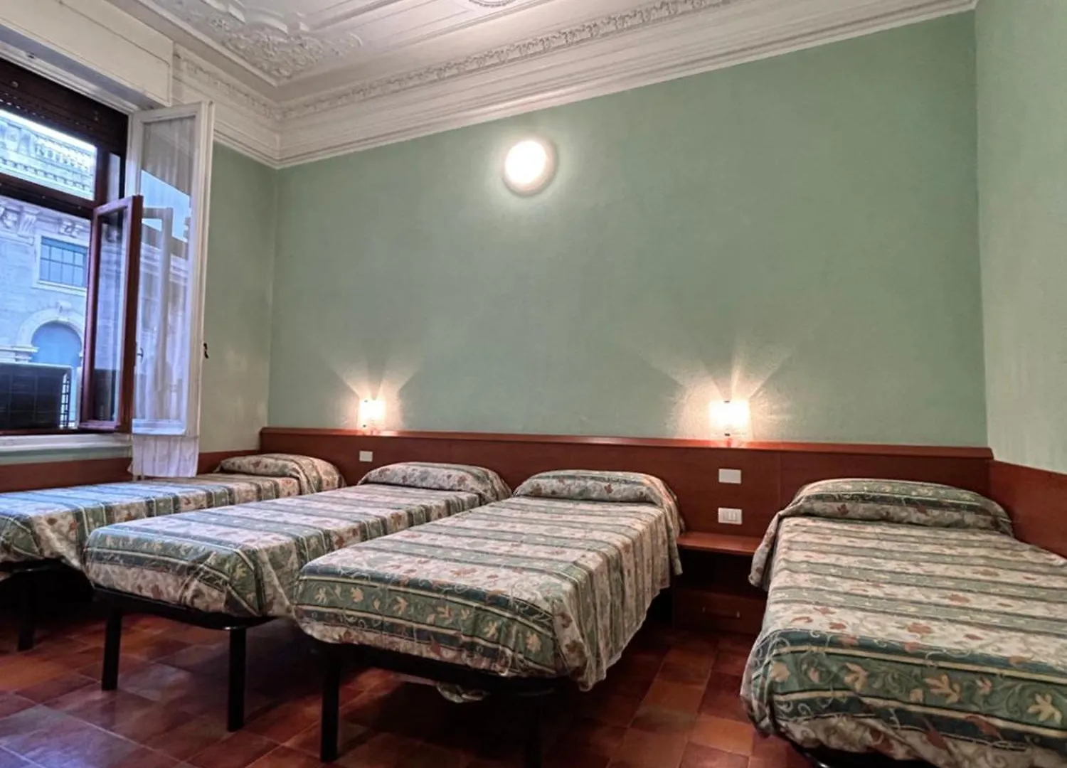 Hotel Barone Genoa 0*,
